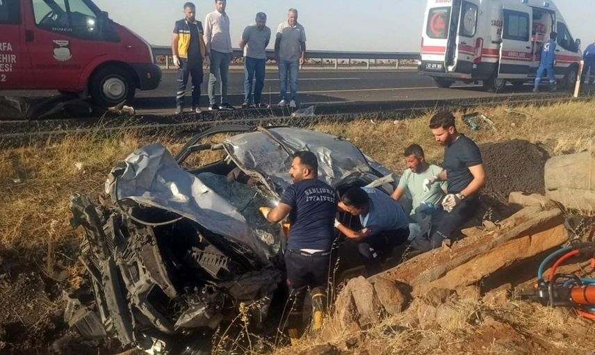 Şanlıurfa'da Trafik Kazası: 2 Ölü, 3 Yaralı