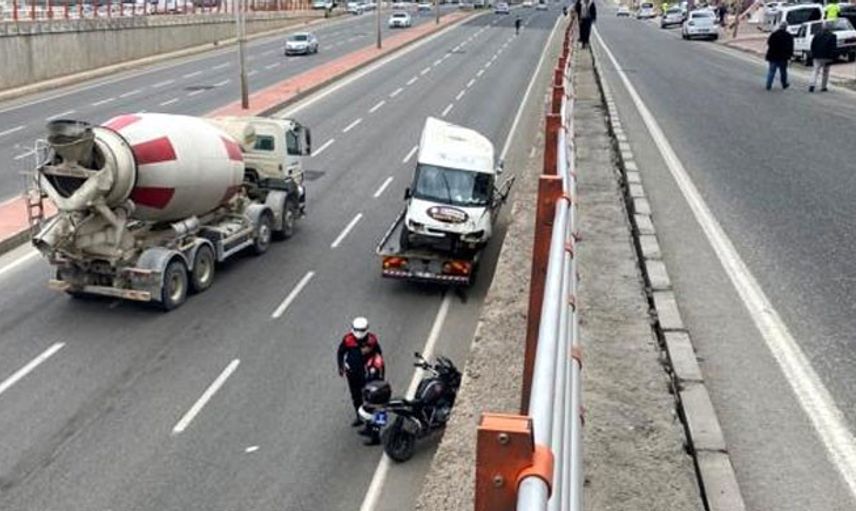 Şanlıurfa’da Zincirleme Kaza Oldu: 3 Yaralı