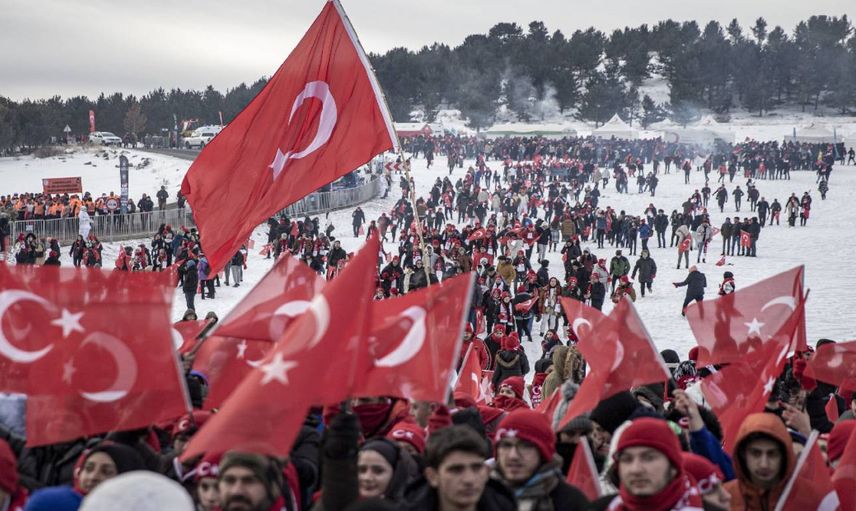 Sarıkamış şehitleri 108. yılında anılıyor: Binlerce kişi eksi 12 derecede yürüdü