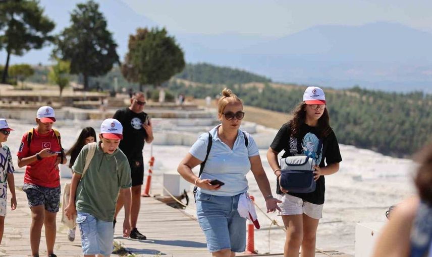 Satranç ustaları Pamukkale ve Hierapolis’i keşfetti