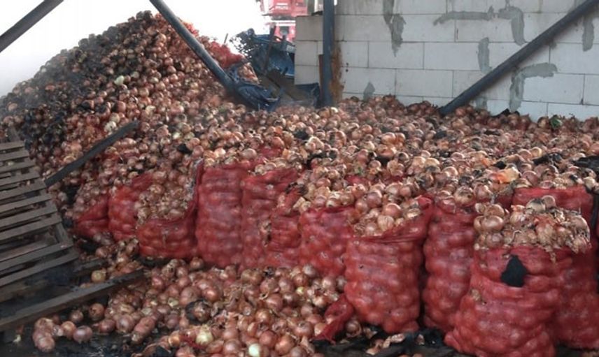 Sebze Halinde Yangın: 1 Ton Soğan Kül Oldu