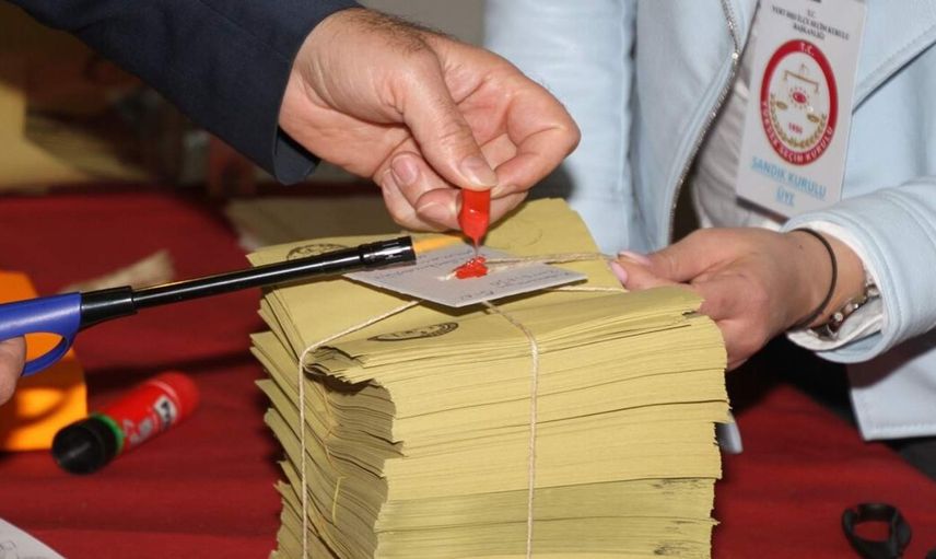 Seçim için start verildi: Yurt dışındakiler oy kullanmaya başladı