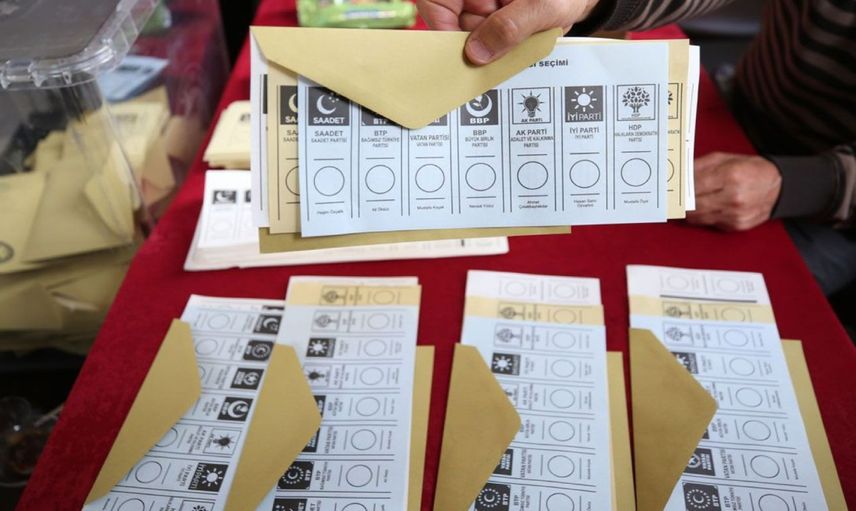 Seçim maratonu iftarda da devam ediyor: 200 bin sandıkta oy sayma işlemi sürüyor