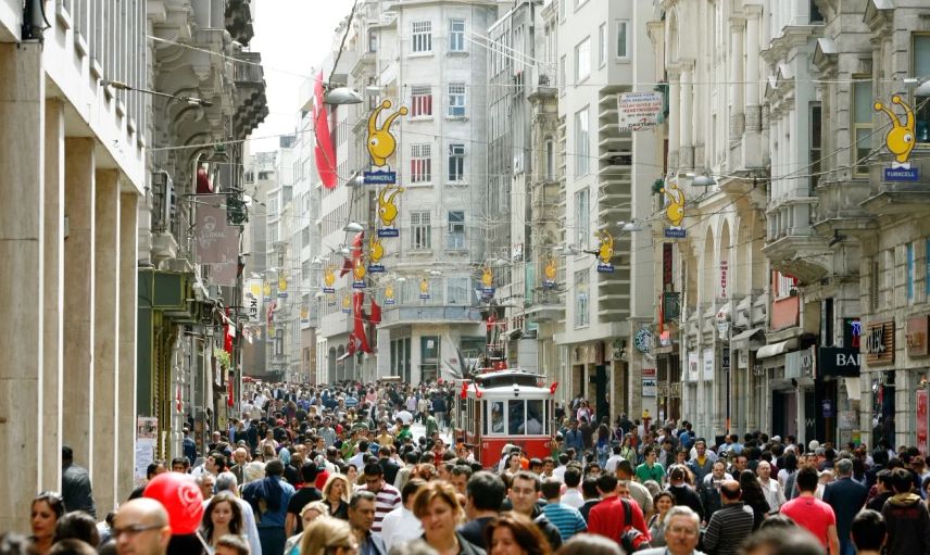 Şehir turizmde parlıyor: İstanbul'a gelen yabancı turist sayısı 10 yılda yüzde 66 arttı!