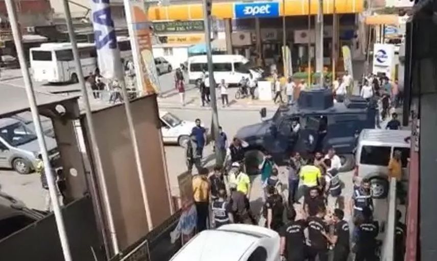 Şehirde hayat durma noktasına geldi! Aşiretler kent meydanında adeta ortalığı savaş alanına çevirdi
