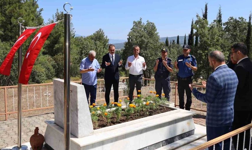 Şehit jandarma uzman çavuş ceylan kabri başında anıldı