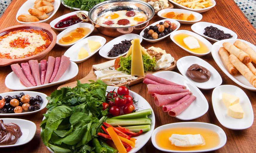Serpme Kahvaltı Siparişi Verirken İki Kez Düşünün! İsrafın Önüne Geçin
