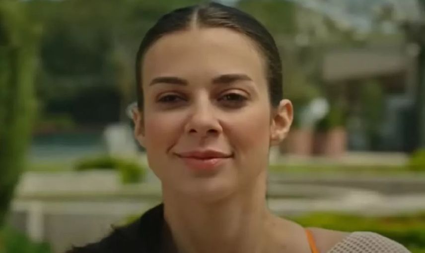 Seversin dizisinde oynayan Şenay karakterinin gerçek ismi?