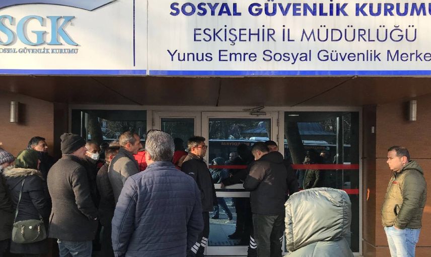SGK yoğun mesaide: Cumartesi günü de hizmet verecek