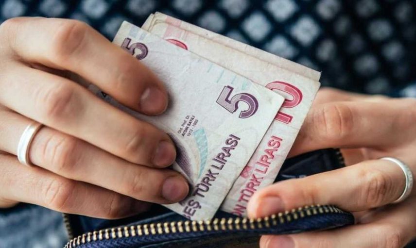 SGK'dan 25 yıllık evli ev hanımlarına emekli maaşı alma yolu açıldı! Başvuru şartları neler, nasıl başvuru yapılır?