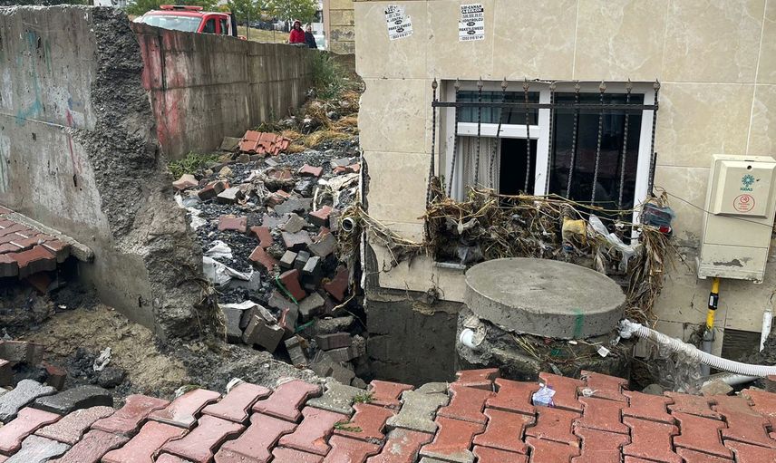 Şiddetli yağış Esenyurt’u etkisi altına aldı: Hasar gören haneler için nakdi yardım yapılacak