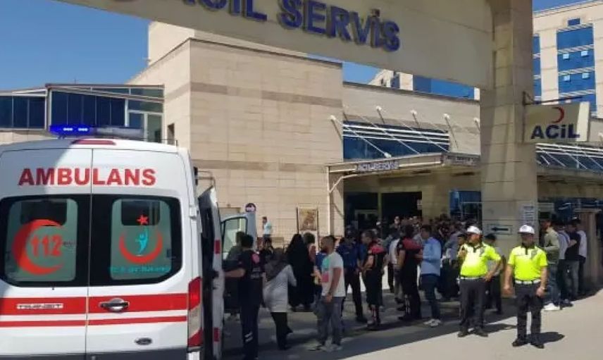 Siirt kırsalında PKK'lı teröristler tarafından yola döşenen mayın patladı! 