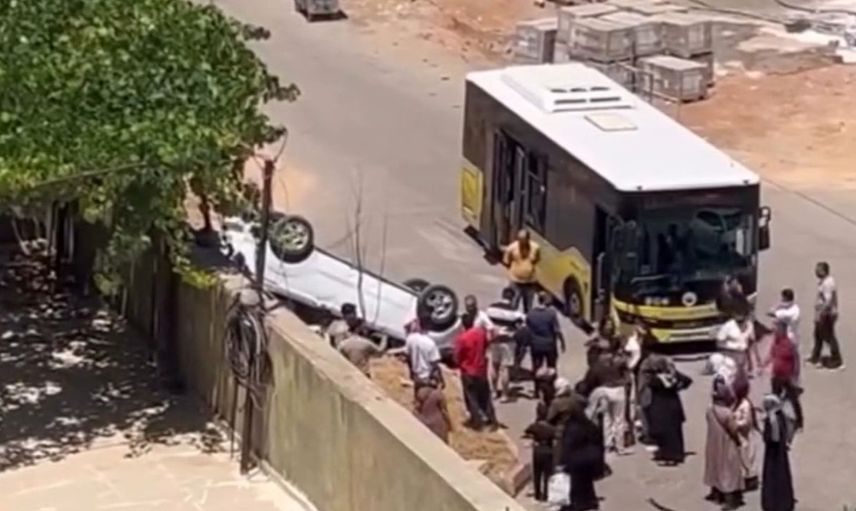 Siirt’te belediye otobüsü ile hafif ticari araç çarpıştı: 1 yaralı