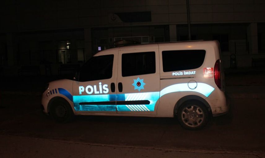 Silahını temizlemek isteyen polis 8 yaşındaki çocuğu vurdu