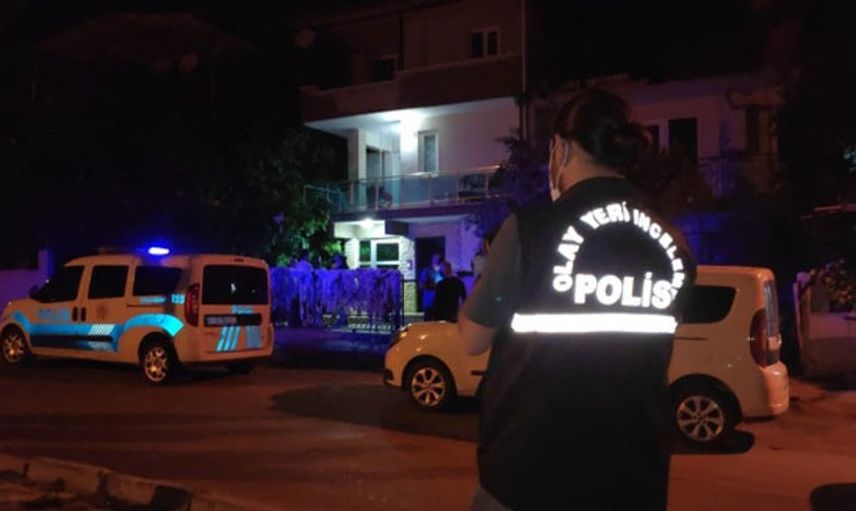 Silahla Oynuyordu Annesini Vurdu