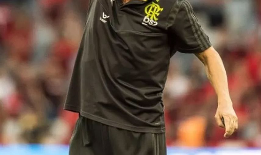 Sinan Engin, Fenerbahçe'nin yeni teknik direktörünün Jorge Jesus olacağını canlı yayında açıkladı