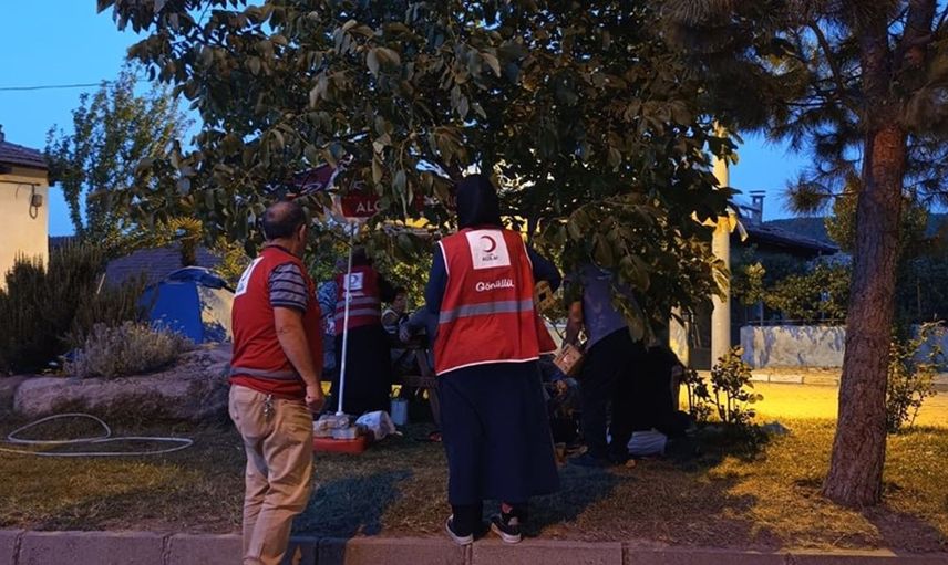 Sındırgı'da Depremzedelere Yardım Eli Uzandı