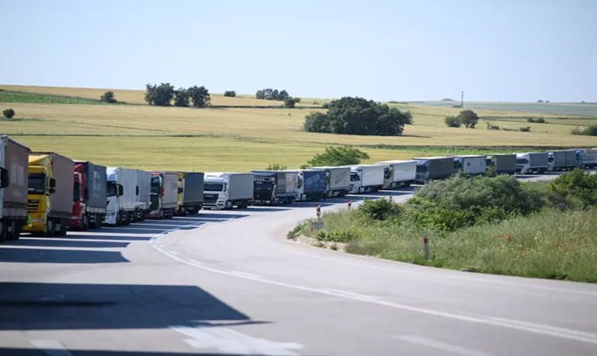 Sınır kapısında ihracat patlaması: 26 kilometrelik tır kuyruğu oluştu