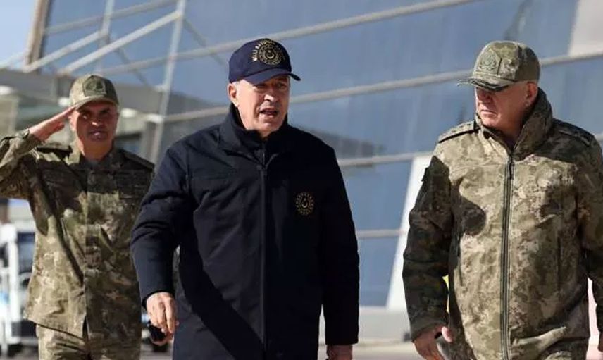 Sınırda hareketli dakikalar: Bakan Akar’dan dikkat çeken ziyaret