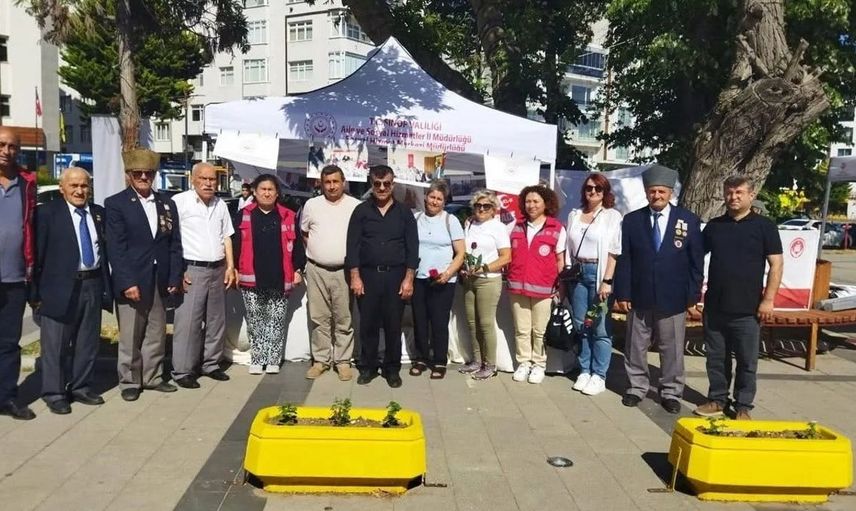 Sinop'ta şehit yakınları ve gazilere yönelik sanat sergisi açıldı