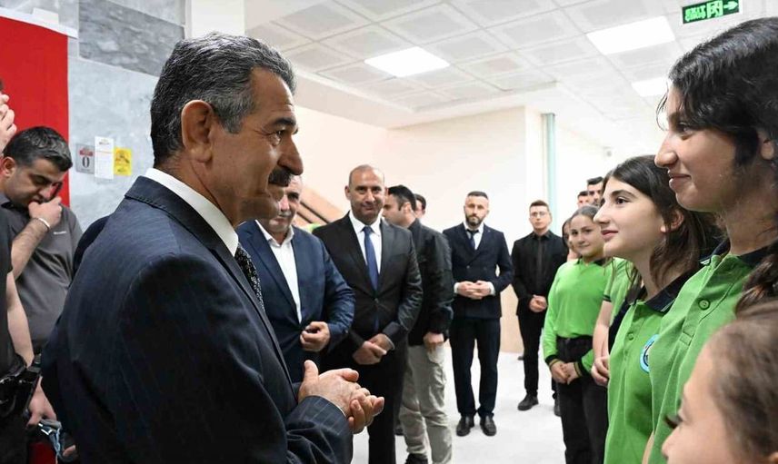 Şırnak'ta Şehit PÖH Mustafa Karapınar Kütüphanesi Açıldı
