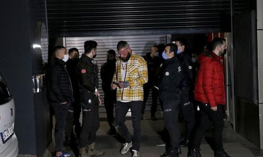 Şişli'de Eğlence Mekanına Baskın: 70 Kişiye 222 Bin 600 TL Ceza
