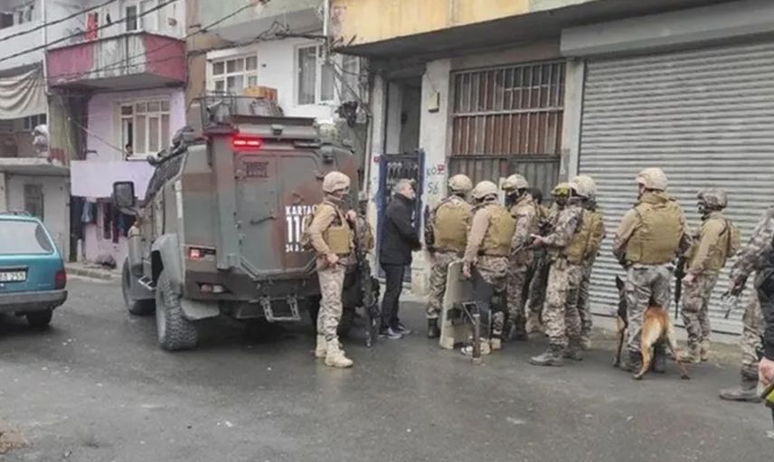 Şişli'de Korku Dolu Anlar: Silahla Ailesini Rehin Alan Adam Vuruldu!