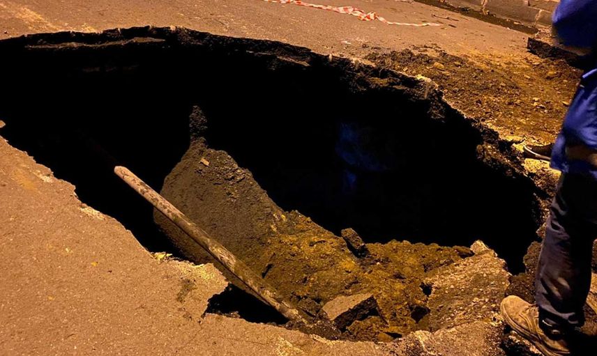 Şişli'de yolda çökme meydana geldi: Sokak trafiğe kapatıldı