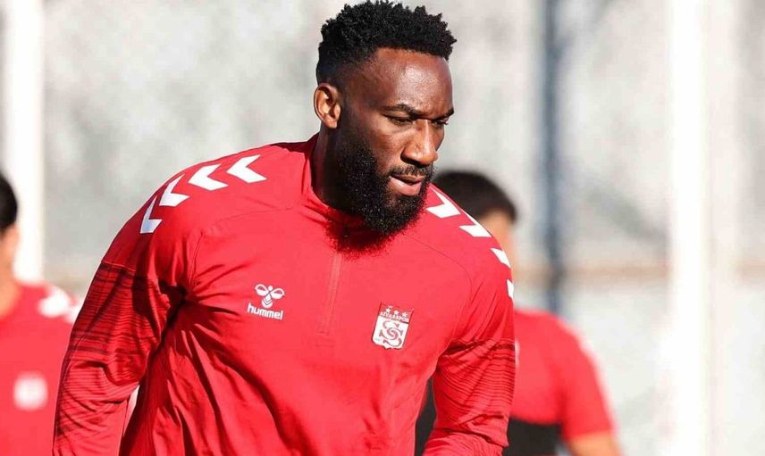 Sivasspor, Aaron Appindangoye'nin sözleşmesini 2 yıl uzattı
