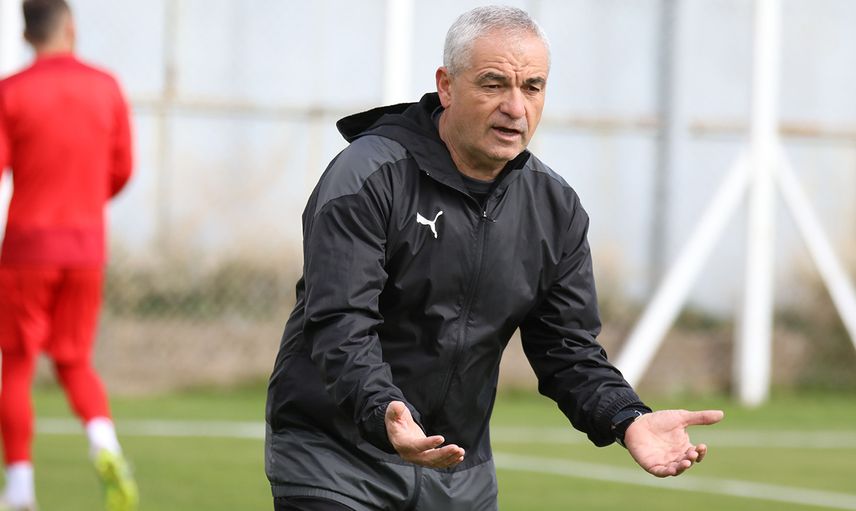 Sivasspor Teknik Direktörü Rıza Çalımbay'dan VAR ve Hakem Hatalarına Tepki!