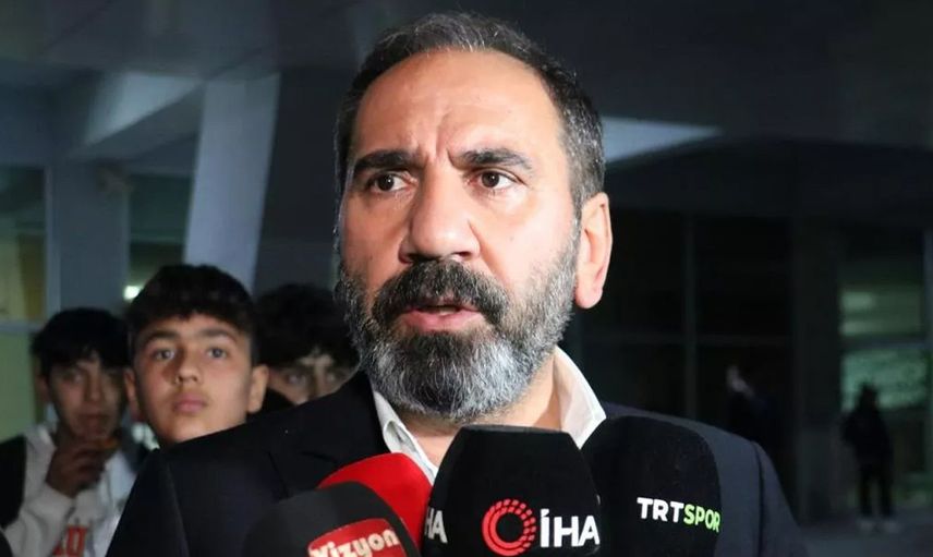 Sivasspor'da Başkan Mecnun Otyakmaz, Kayserispor'u mağlup ederek Türkiye Kupası'nı kazandıkları için çok mutlu olduklarını söyledi! Avrupa kupalarında 6. kez ülkemizi temsil edeceklerini belirtti