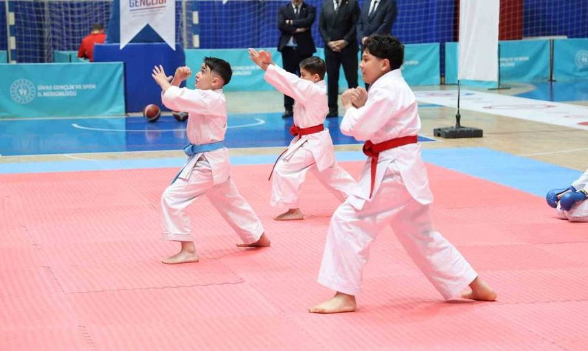 Sivas'ta Gençlik ve Spor Bayramı Coşkulu Bir Şekilde Kutlandı
