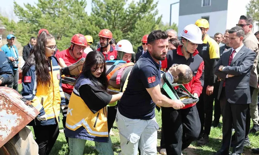 Sivas'ta Gerçeği Aratmayan Tatbikat