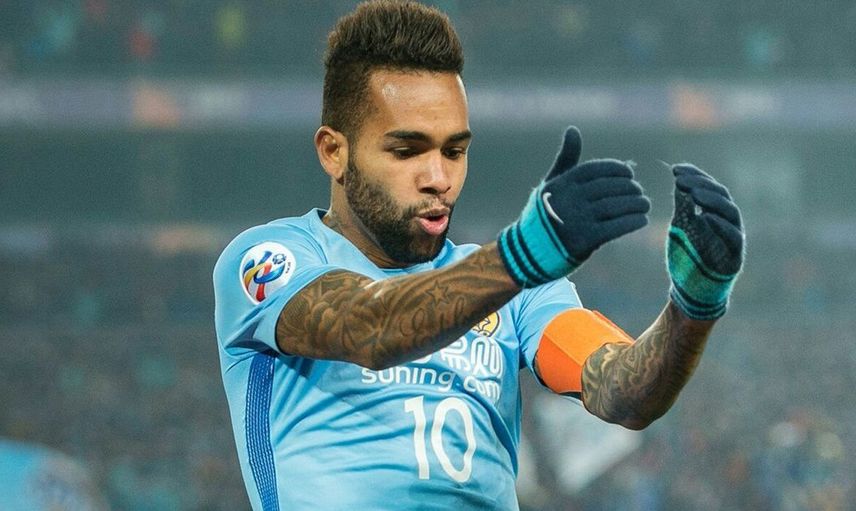 Siyah Beyazlı Takım Gözüne Alex Teixeira Kestirdi