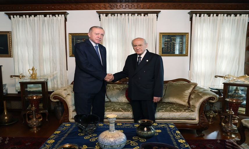 Siyasi arenada çarpıcı buluşma: Başkan Erdoğan, Bahçeli'yi ziyaret etti!