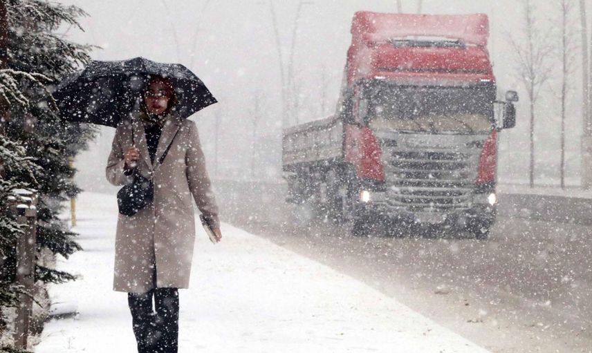 Soğuk Türkiye’yi etkisi altına alacak: Meteorolojiden kar ve fırtına uyarısı