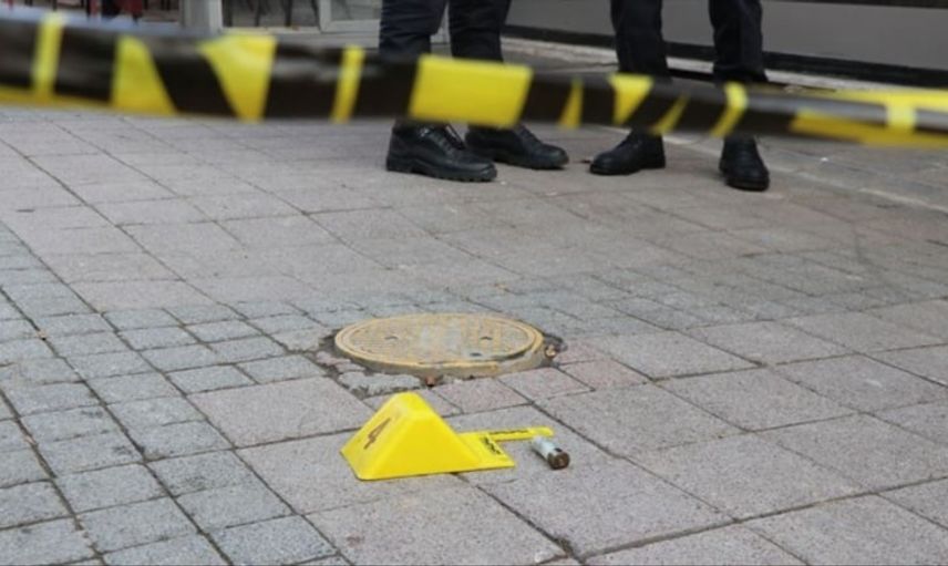 Sokak ortasında kadın cinayeti: Katil zanlısı aranıyor