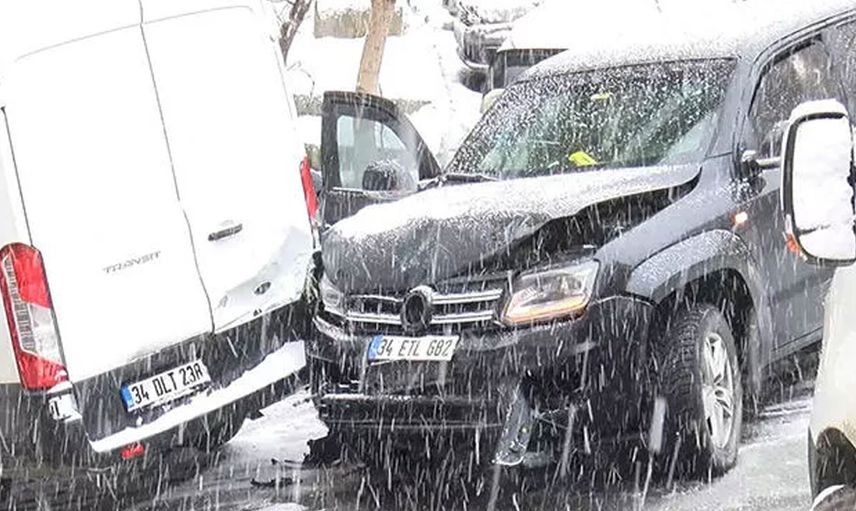 Sokakta çıkan çatışmalı kavgadan fırlayan mermiler dairenin içerisine isabet etti!