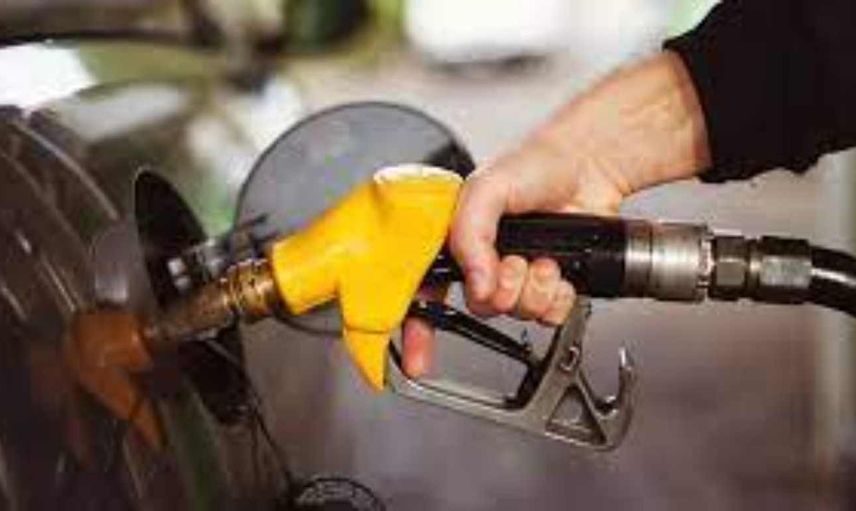 Son dakika: Akaryakıttan dev indirim geldi! Benzine 3 TL, motorine 5 TL indirim kapıda