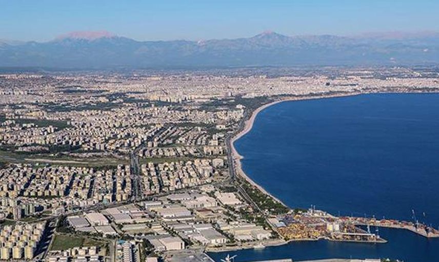 Son Dakika: Antalya'da Şiddetli Deprem!