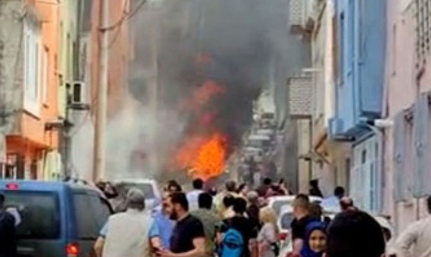 Son dakika: Bursa Osmangazi'de uçak yanarak mahallenin arasında düştü!