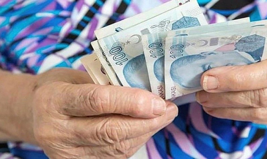SON DAKİKA HABERİ: Emekliler 2 Bin TL seyyanen zammı alacak! Tarih bile verildi