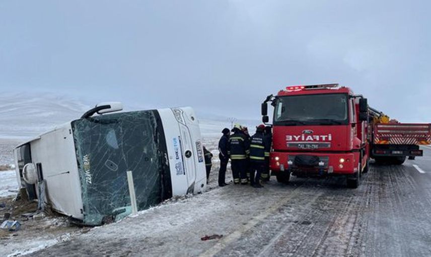 Son dakika! Konya'da işçileri taşıyan 2 servis çarpıştı: 11 kişi yaralandı