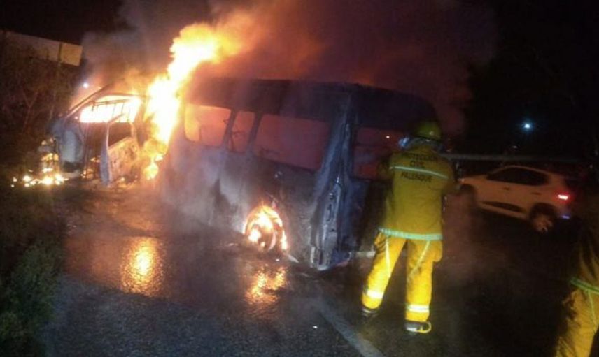 Son Dakika: Meksika'da Yaşanan Trafik Kazasında 12 Kişi Yanarak Hayatını Kaybetti!