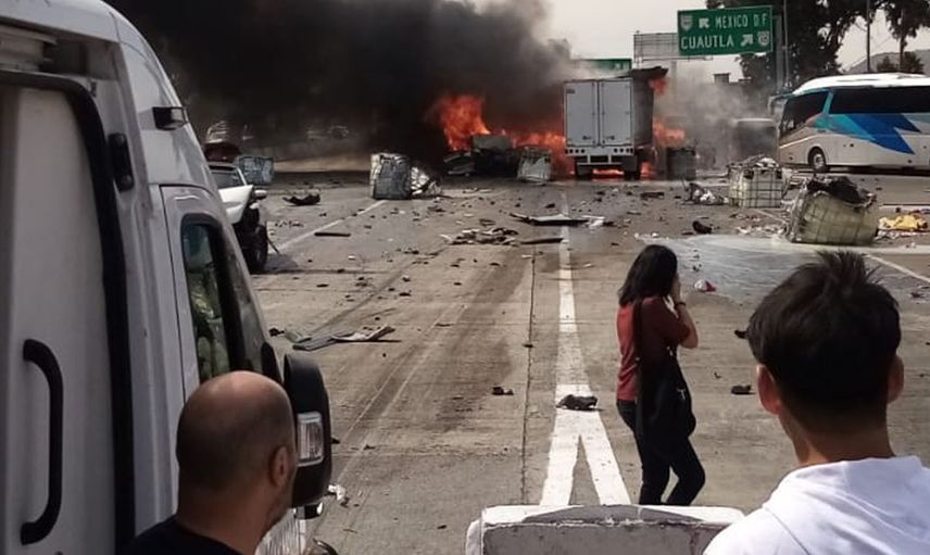 Son Dakika! Meksika'da Yaşanan Trafik Kazasında 19 Kişi Hayatını Kaybetti