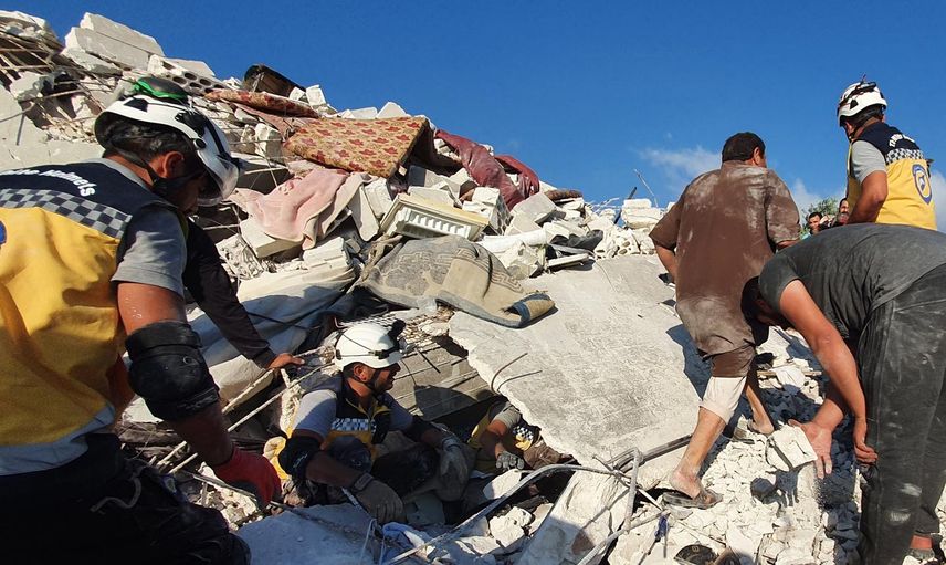 Son Dakika! Rusya, Suriye'nin İdlib kentinin batısına hava saldırısı düzenledi! 5'i çocuk 7 sivil öldü, 13 sivil yaralandı!