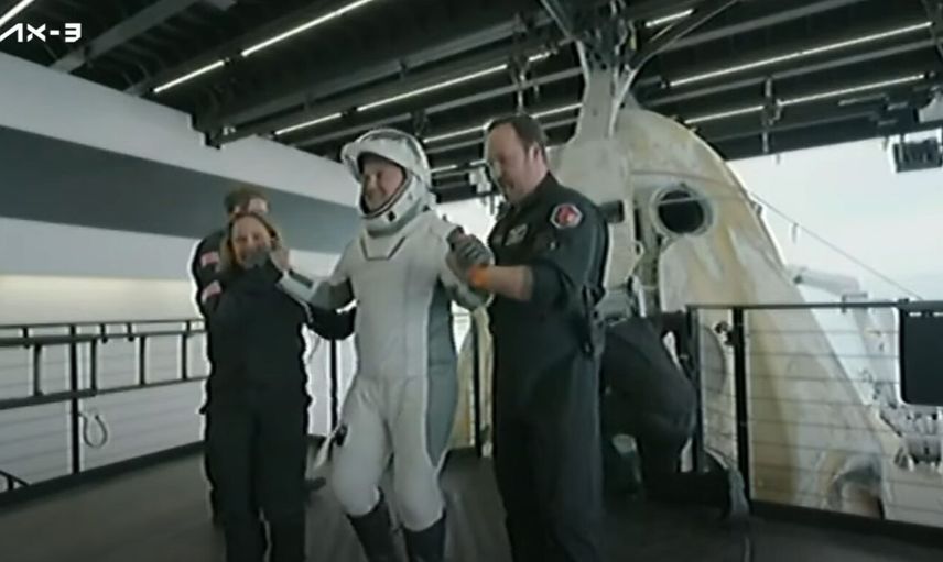 Son dakika! Türkiye'nin İlk Astronotu Alper Gezeravcı, Ax-3 ekibiyle birlikte Dragon Kapsülü’nden çıkarıldı