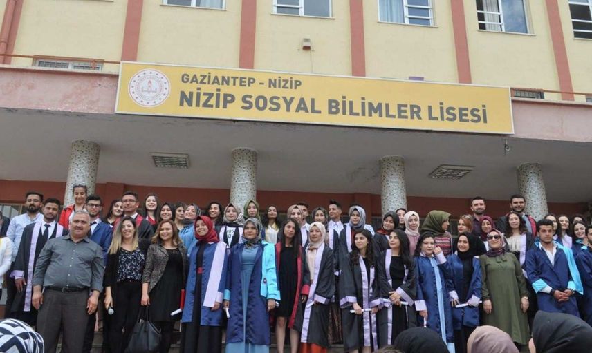 Sosyal Bilimler Lisesi mezunları hangi üniversitede hangi bölümleri tercih edebilir? Sosyal bilimler lisesinden mezun olanlar doktor olabilir mi?