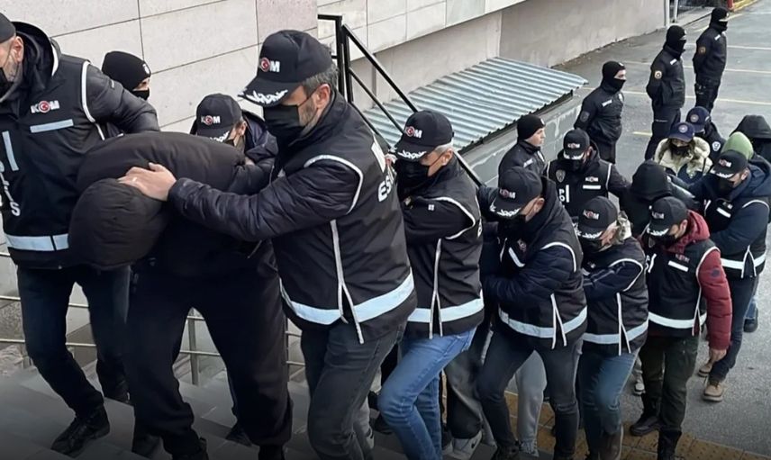 Sosyal Medyada Silahlı Paylaşım Yapanlara Operasyon