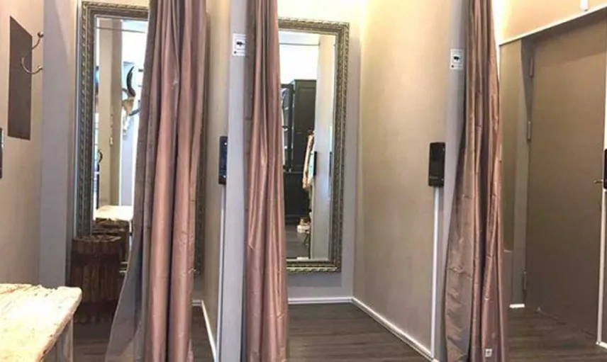 Soyunma Kabinlerinde Herkes Bunu Yapıyor ve Mantar Bulaştırıyor!